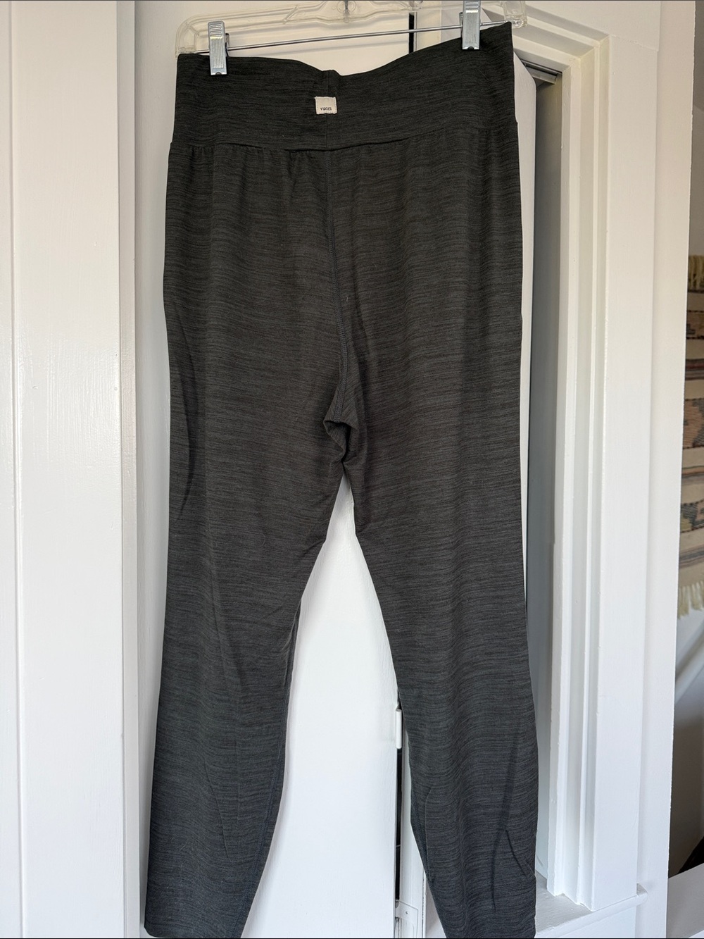 Vuori dark Gray harem style yoga pants with pockets - Picture 3 of 3
